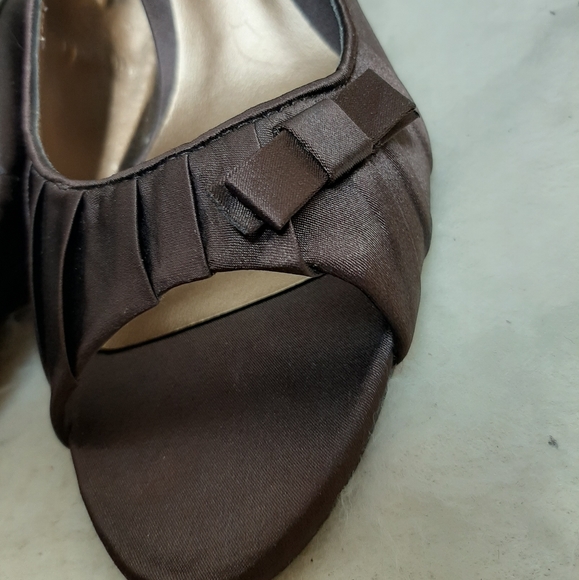 Gorgeous peep toe- shoes - dressy and elegant - Picture 2 of 12